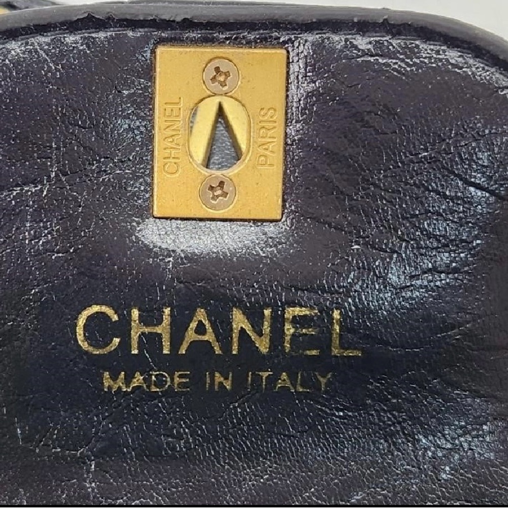 Chanel Black Quilted Phone holder bag - Picture 4 of 5